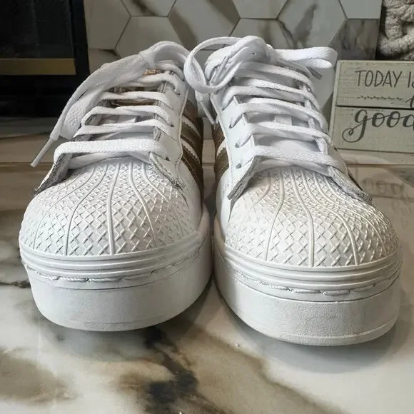 Adidas Women's Superstar Sneakers Size 6 Shell Toe Bold Floral Collab w/ "Her" - Picture 2 of 10